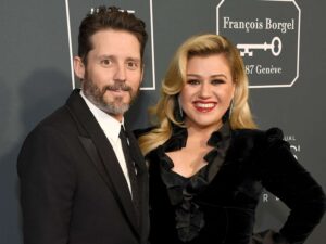Kelly Clarkson Cancels Show