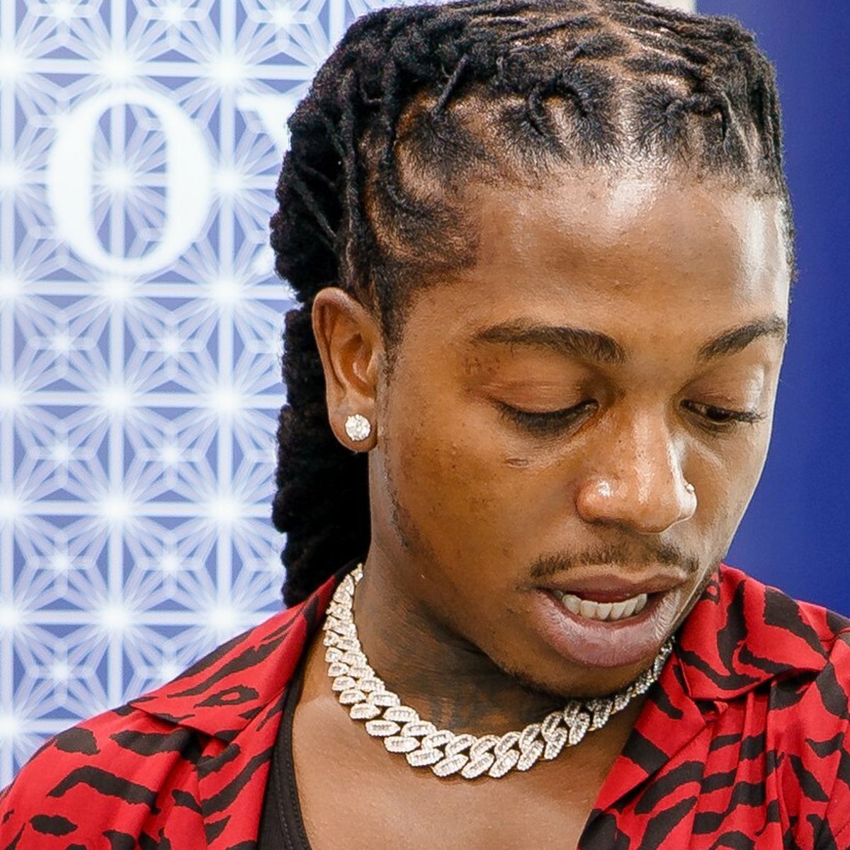 Close-up of Jacquees wearing a diamond chain at a 2019 Icebox event