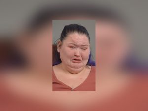 Amy Slaton looking emotional during a 1000-Lb Sisters episode