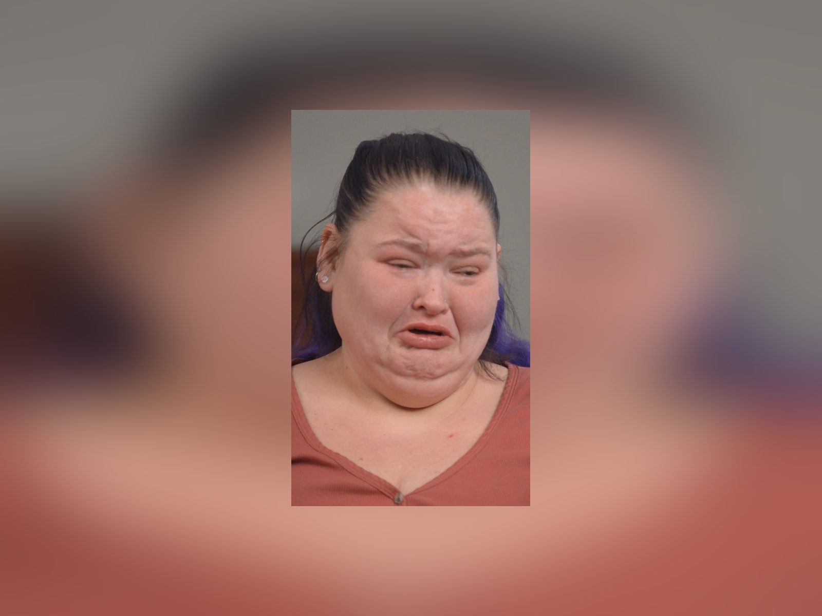 Amy Slaton looking emotional during a 1000-Lb Sisters episode