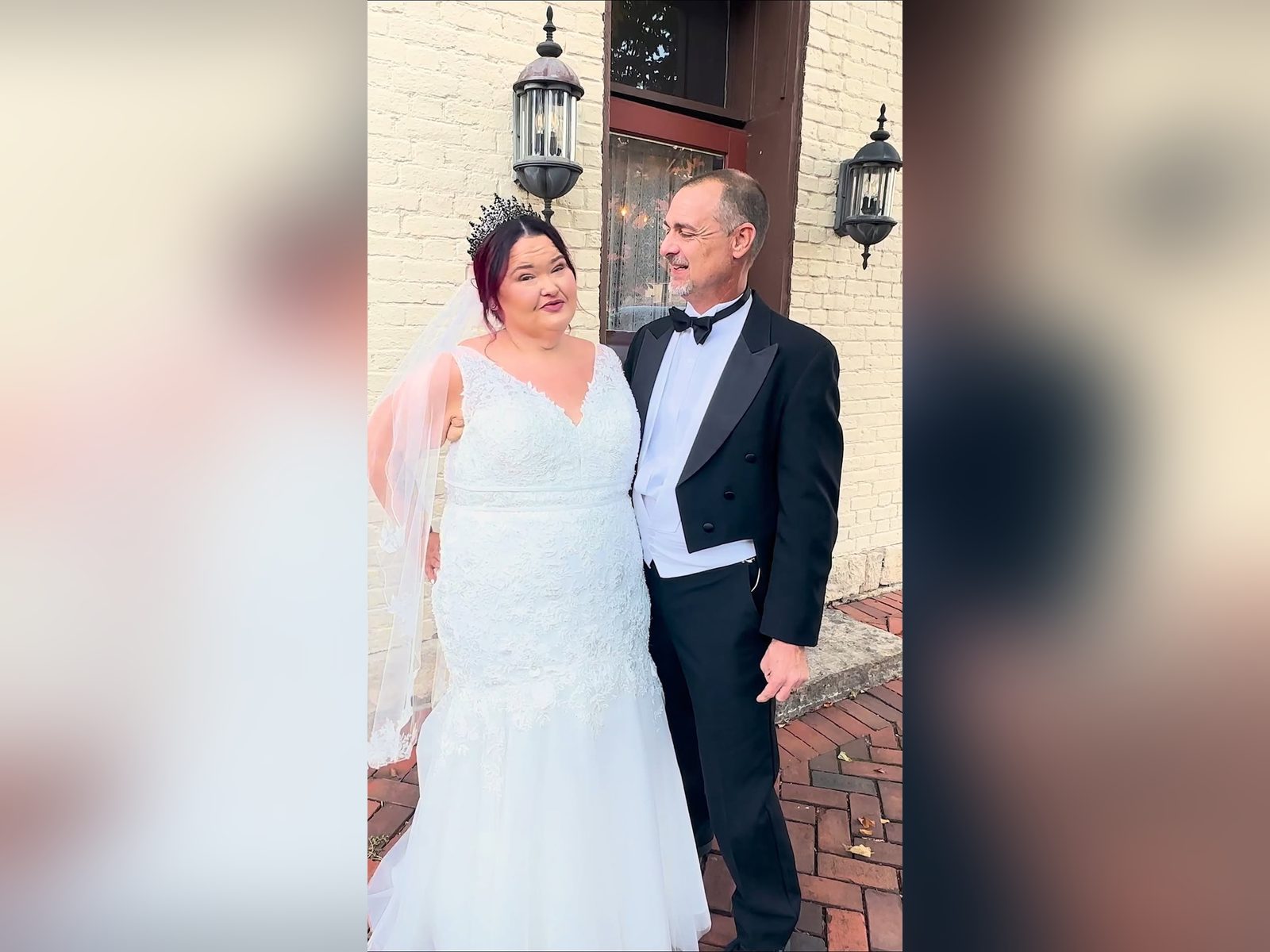 Amy Slaton and Brian Lovvorn in their Halloween wedding attire