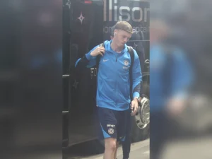 Cole Palmer in a Chelsea training kit, April 2025