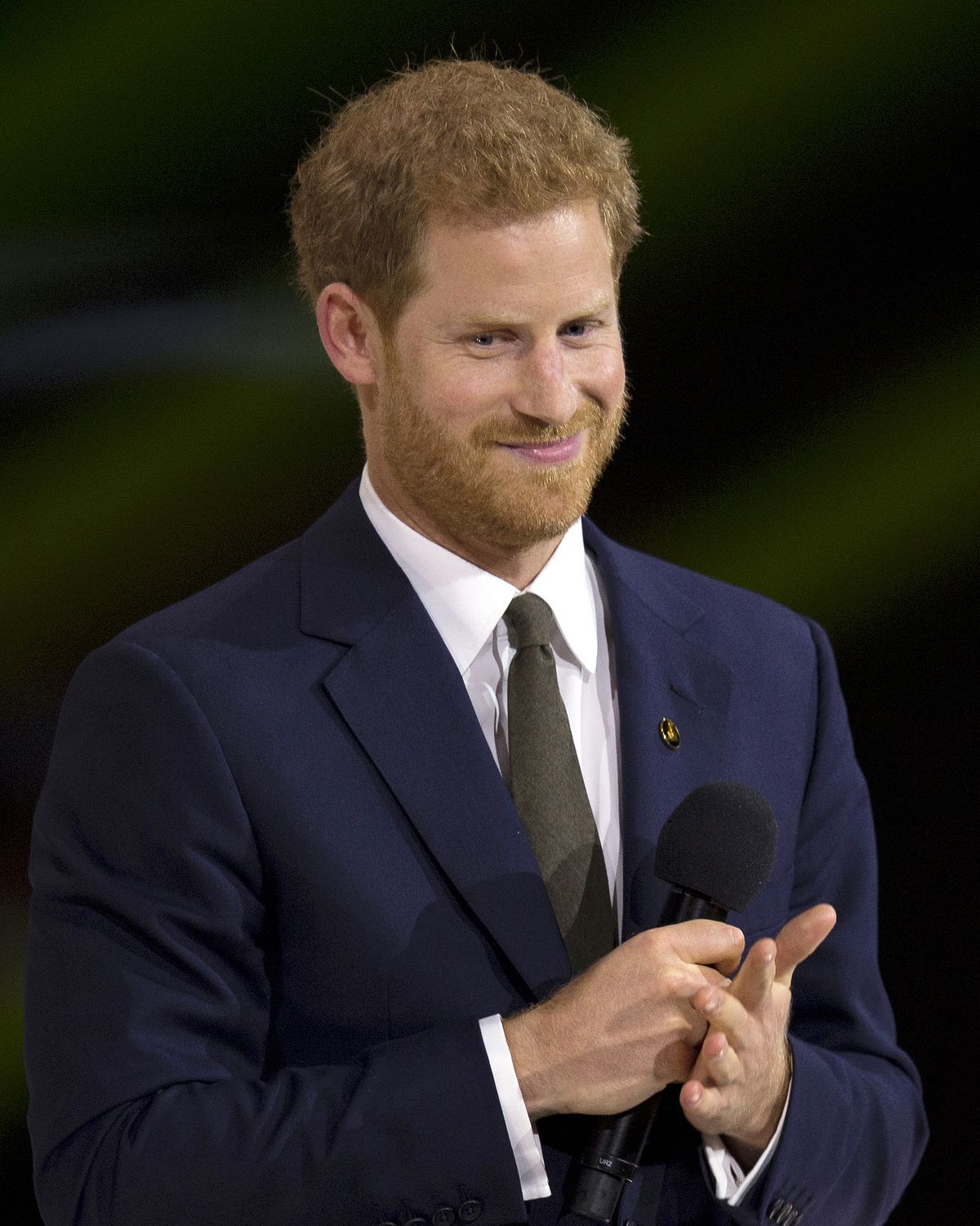 Prince Harry speaking into a microphone at the 2017 Invictus Games opening ceremony