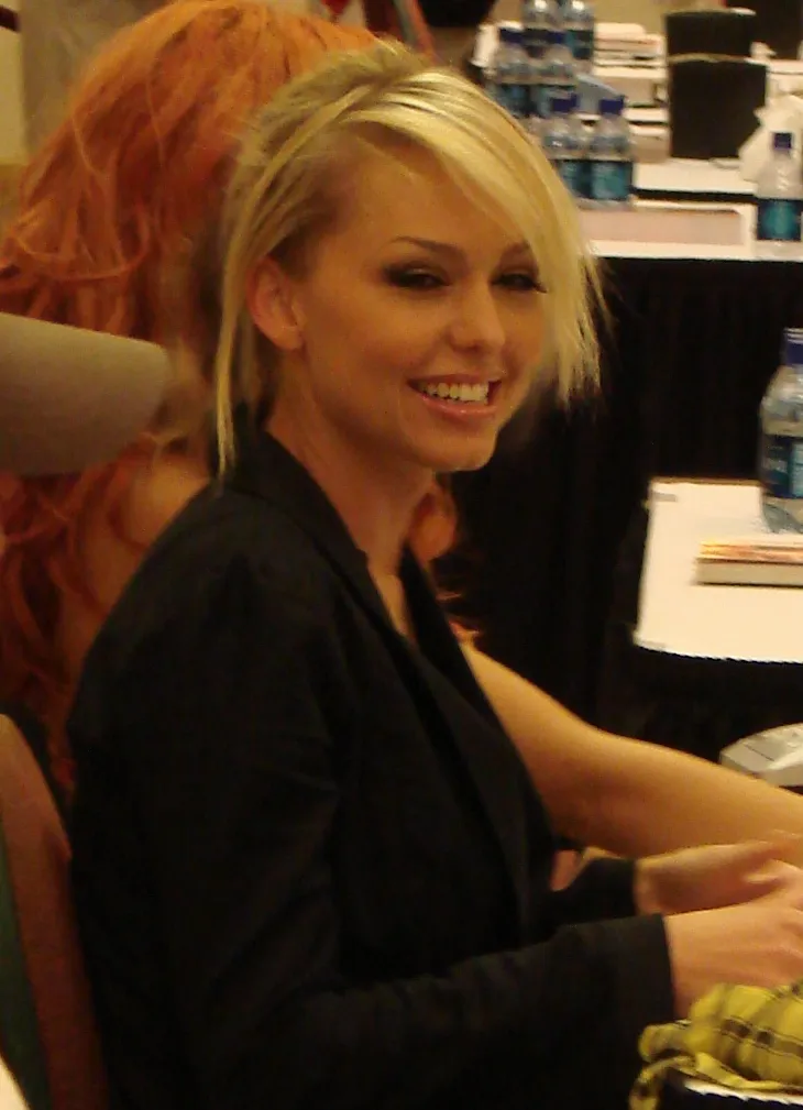 Leticia Cline smiling at a TNA wrestling event in St. Louis in 2007