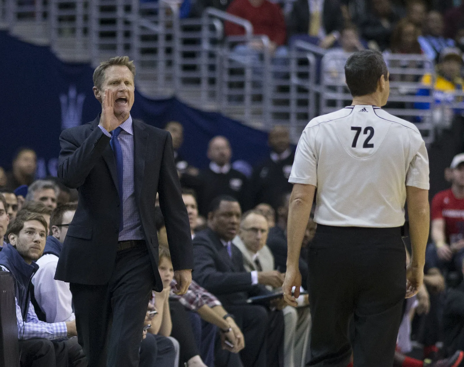 Steve Kerr coaching from the Golden State Warriors sideline in 2015