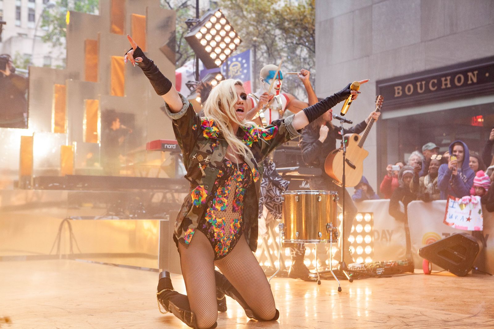 Kesha performing — she co-wrote Britney Spears' 'Till the World Ends'