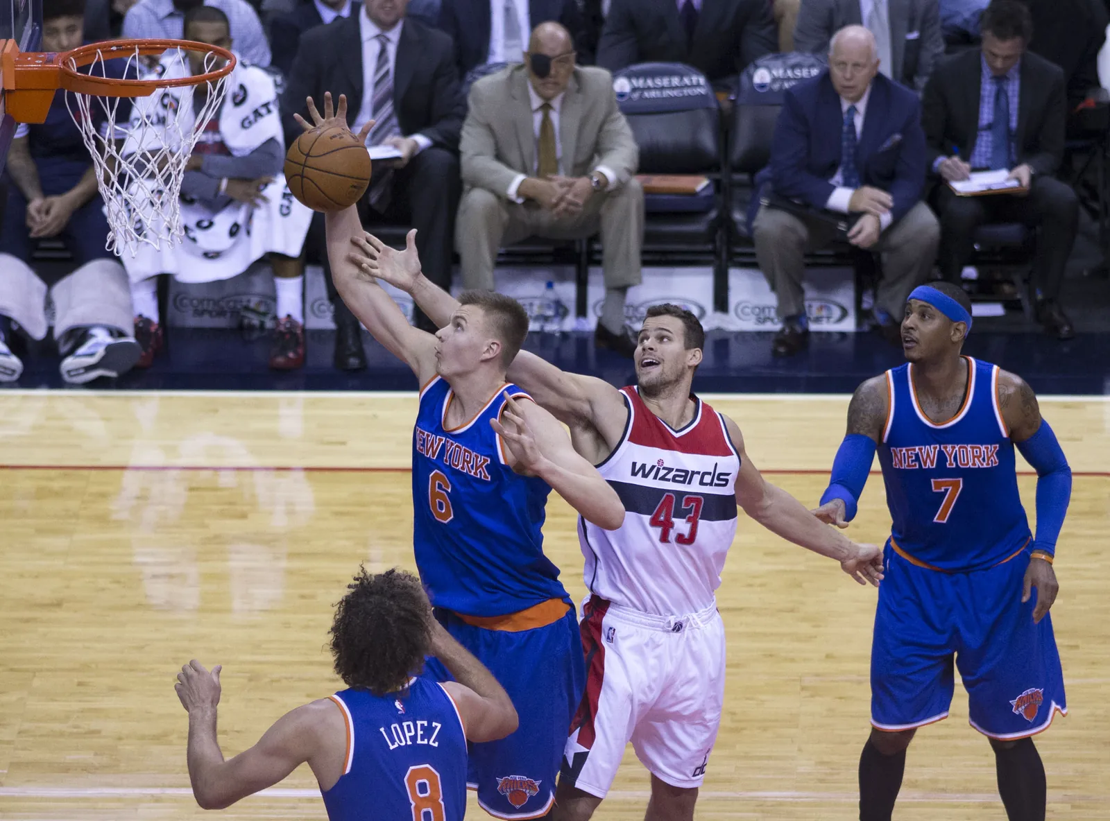 Kristaps Porzingis shooting for the New York Knicks in a 2015 game against the Washington Wizards
