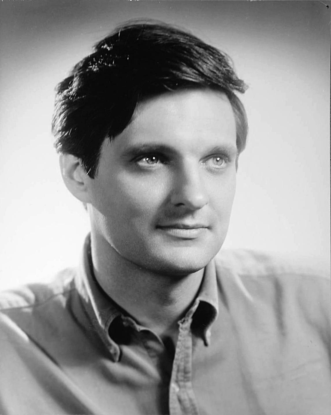 A young Alan Alda in the 1960s, before his M*A*S*H fame