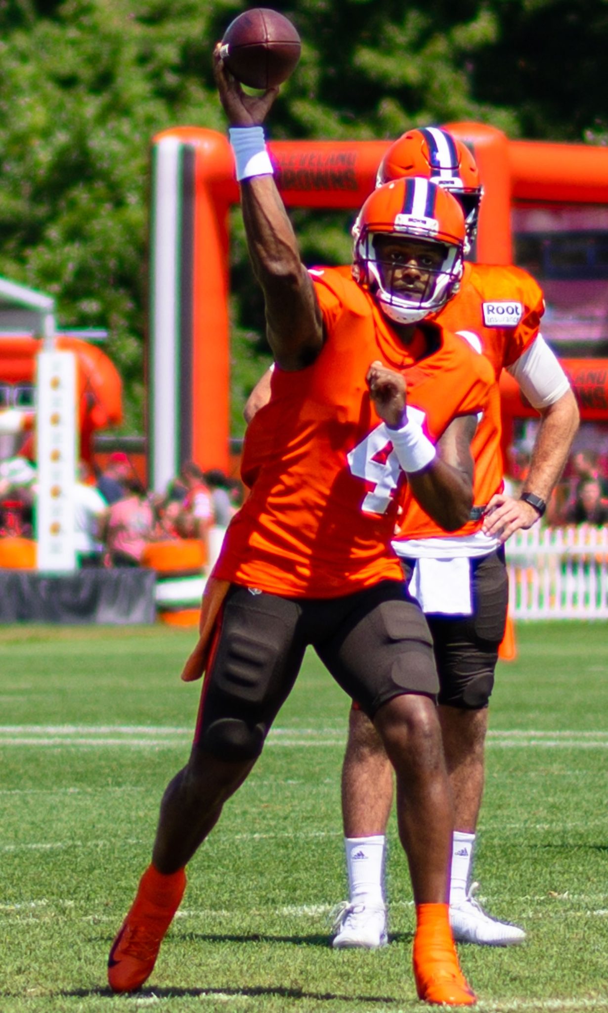 Deshaun Watson throwing a pass at Cleveland Browns training camp in 2022